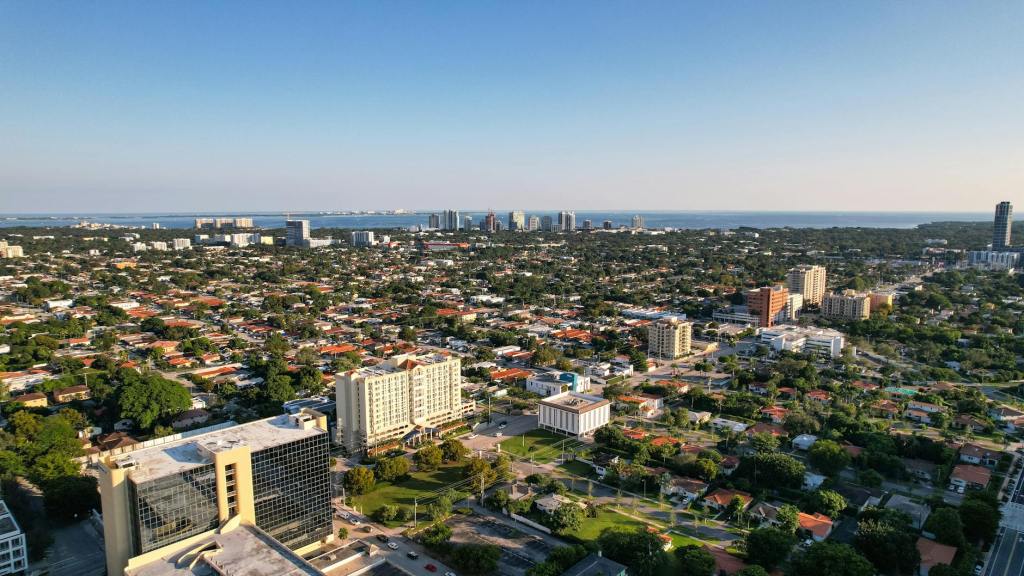 Miami’s Short-Term Rental Laws in 2025: What Airbnb & VRBO Hosts Must&nbsp;Know